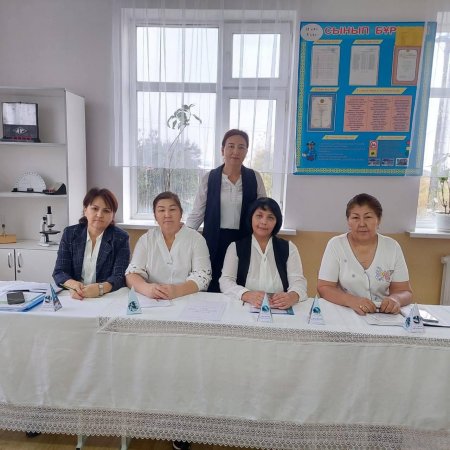 "Күн жүйесіндегі ғаламшарлардың қозғалыс заңдары" тақырыбында ашық сабақ өтті.