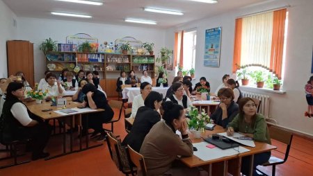 №58 жалпы орта білім беретін мектебінде магистанттардан құралған 1-шығармашылық топтың ұстазы  -Сексенбаева Гаухар «Педагогикалық әдеп» тақырыбында коучинг сабақ өткізді.
