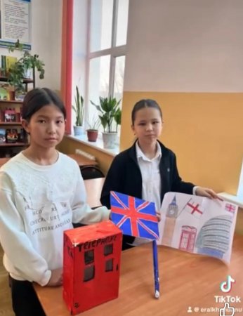 6- сыныптар арасында "Creative day" шығармашылық көрмесі ұйымдастырылып, оқушылар " London sightseeings" суреттер және көрнекі жерлер бойынша жасаған макеттерін таныстырып өтті