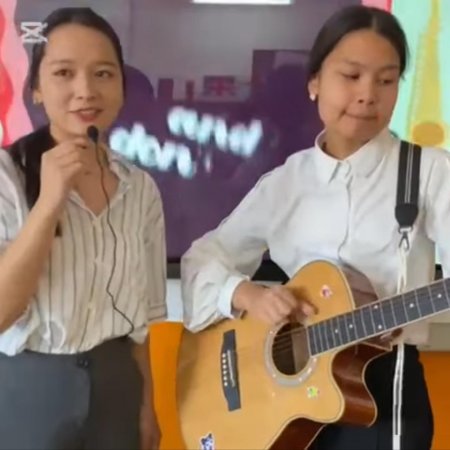 № 58  жалпы орта білім беретін мектебінде Ағылшын тілі бірлестігінің онкүндігі аясында 26.11.2025ж. күні Пәйіз Жансая «Sing and shine» ән байқауын ұйымдастырды.