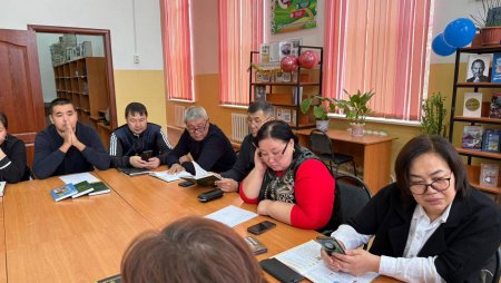 №58 жалпы орта білім беретін мектебінде  «Кітап оқитын педагог» жобасы аясында желтоқсан-қаңтар айларына жоспарланған туындыларды талқылау жалғасуда.