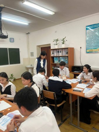 №58 жалпы орта білім беретін мектебінде 09-13.02.2026ж аралығындағы «Физика-информатика» апталығы аясында  09 ақпан күні информатика пәні мұғалімі Есенгелдиева Ләззат Айдаровна  «Элементтердің орнын ауыстыру» тақырыбында ашық сабақ өтті.