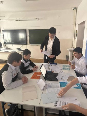 Шымкент қаласы, Қаратау ауданы №58 жалпы орта білім беретін мектебінде 11.02.2026ж физика пәнінің мұғалімі Серікұлы Нұрдос  «Математикалық және серіппелі маятниктердің тербелістері» тақырыбында 9Д-сыныбында ашық сабақ өтті.