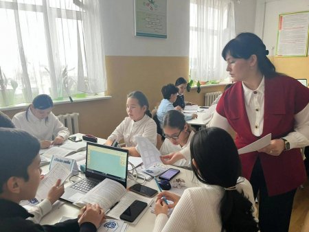 №58 жалпы орта білім беретін мектебінде 12.02.2026ж физика пәнінің мұғалімі Исаева Меруерт «Электрқыздырғыш құралдар. Қыздыру шамы. Қысқа тұйықталу. Балқымалы сақтандырғыштар» тақырыбында 8Д-сыныбында ашық сабақ өтті.