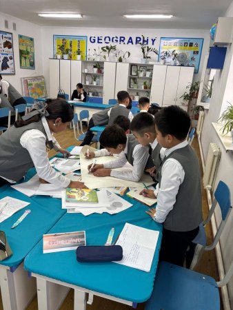 №58 жалпы білім беретін мектебінің тарих пәнінің мұғалімі Алтаева Меруерт Бейсеновна 24.02.2026 ж 6 "Б" сыныбында Қазақстан тарих пәнінен ашық сабақ өтті.